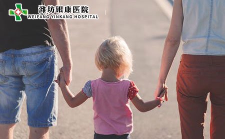白癜风患者日常护理存在那些误区?
