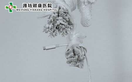 大腿上的白癜风应该如何治疗?